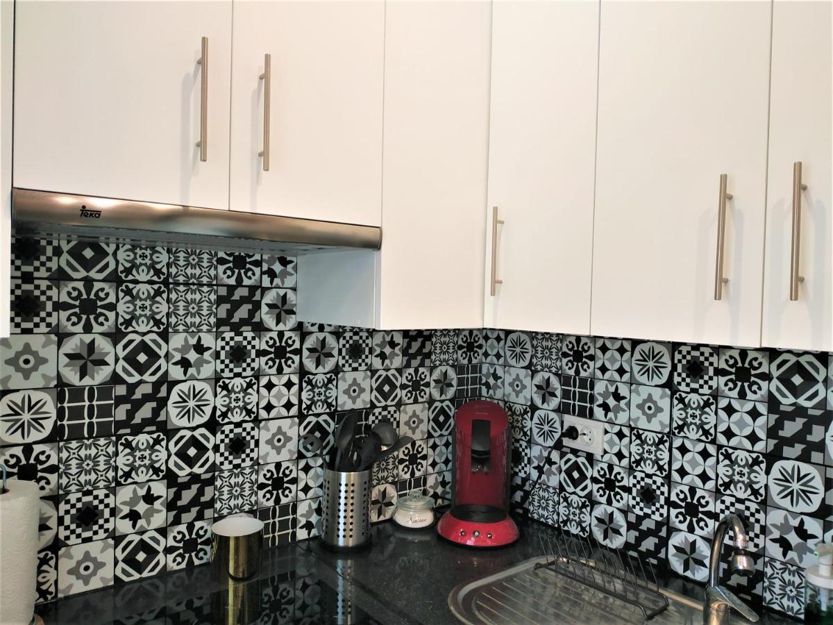 Andys Housing Madrid Rio Apartment ภายนอก รูปภาพ