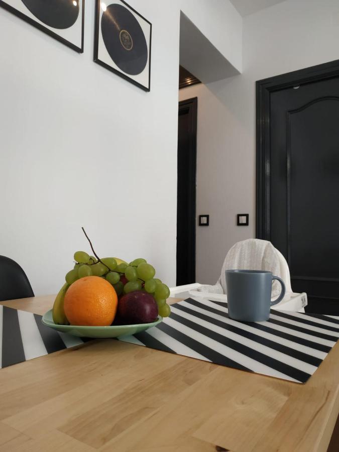 Andys Housing Madrid Rio Apartment ภายนอก รูปภาพ