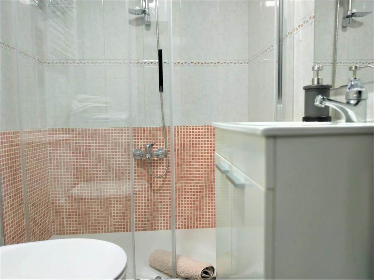 Andys Housing Madrid Rio Apartment ภายนอก รูปภาพ