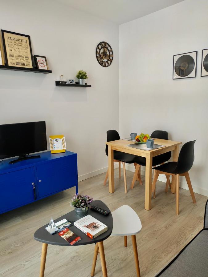 Andys Housing Madrid Rio Apartment ภายนอก รูปภาพ